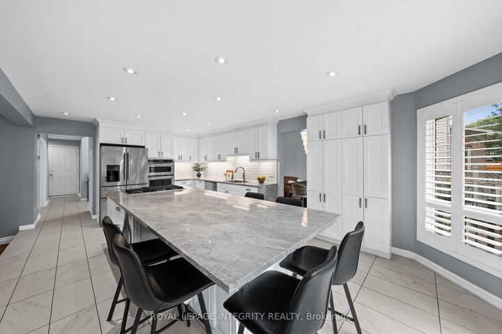Photo 2 at 3 Nakota Way, Nepean (Longfields), Ottawa