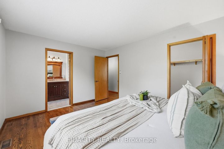 Photo 21 at 45 Cortleigh Drive, Nepean (Hearts Desire), Ottawa