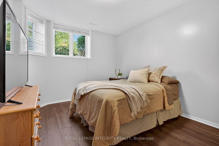 Photo 14 at 256 Cresthaven Drive, Nepean (Barrhaven East), Ottawa