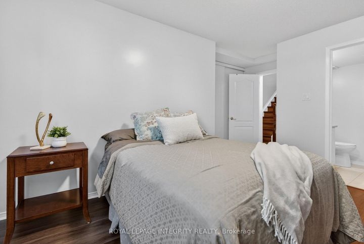 Photo 16 at 256 Cresthaven Drive, Nepean (Barrhaven East), Ottawa