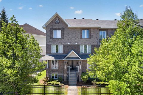 Photo 1 at 256 Cresthaven Drive, Nepean (Barrhaven East), Ottawa