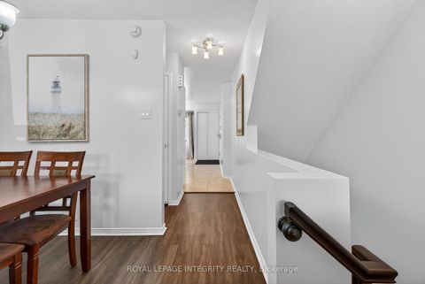 Photo 3 at 256 Cresthaven Drive, Nepean (Barrhaven East), Ottawa