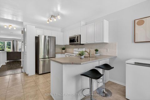 Photo 5 at 256 Cresthaven Drive, Nepean (Barrhaven East), Ottawa