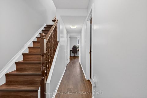 Photo 13 at 256 Cresthaven Drive, Nepean (Barrhaven East), Ottawa