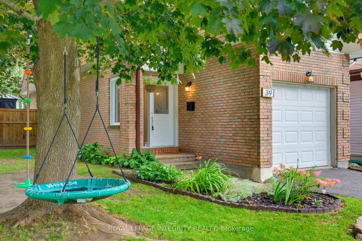 Photo 2 at 39 Ready Way, Nepean (Pheasant Run), Ottawa