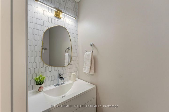 Photo 5 at 39 Ready Way, Nepean (Pheasant Run), Ottawa