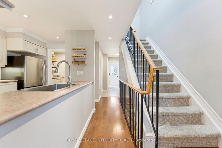 Photo 12 at 39 Ready Way, Nepean (Pheasant Run), Ottawa