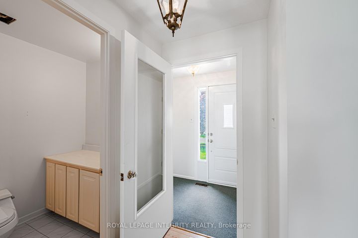 Photo 1 at 32C Benlea Drive, Nepean (Tanglewood), Ottawa