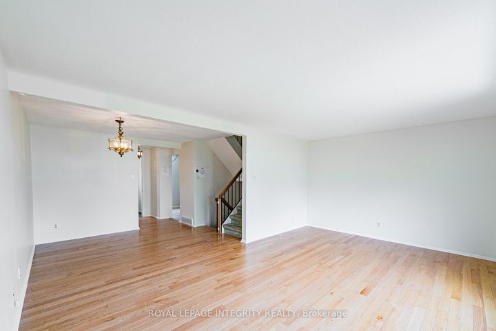 Photo 7 at 32C Benlea Drive, Nepean (Tanglewood), Ottawa