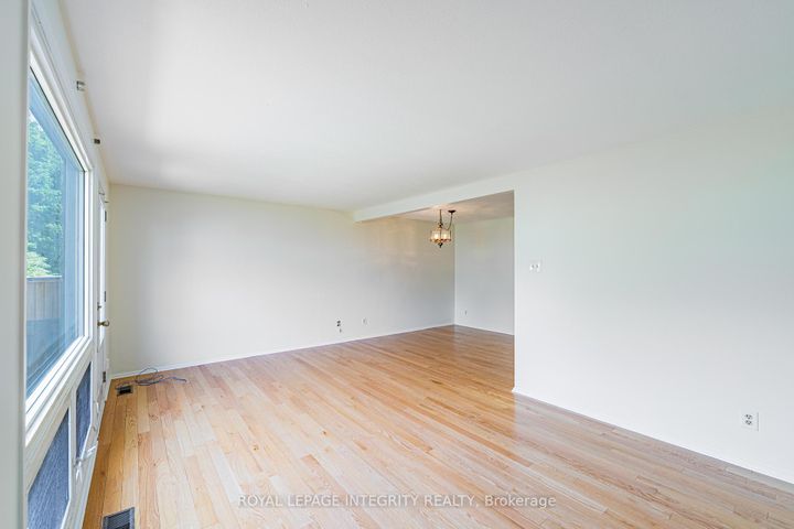 Photo 8 at 32C Benlea Drive, Nepean (Tanglewood), Ottawa