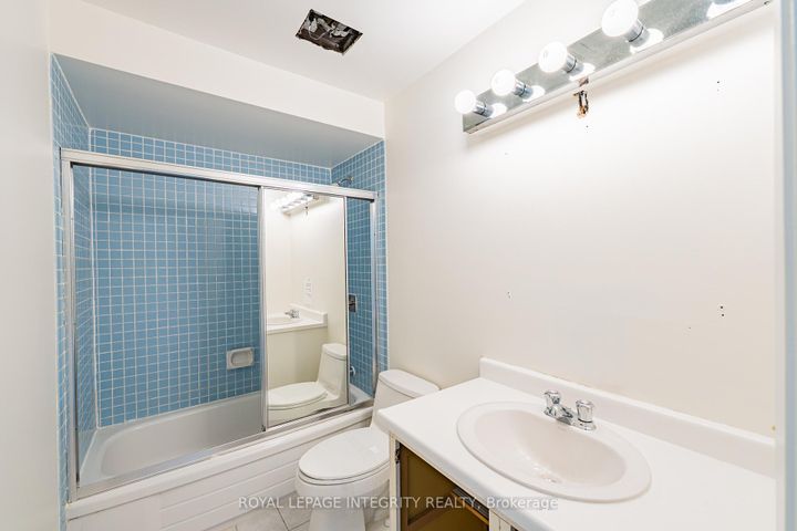 Photo 15 at 32C Benlea Drive, Nepean (Tanglewood), Ottawa