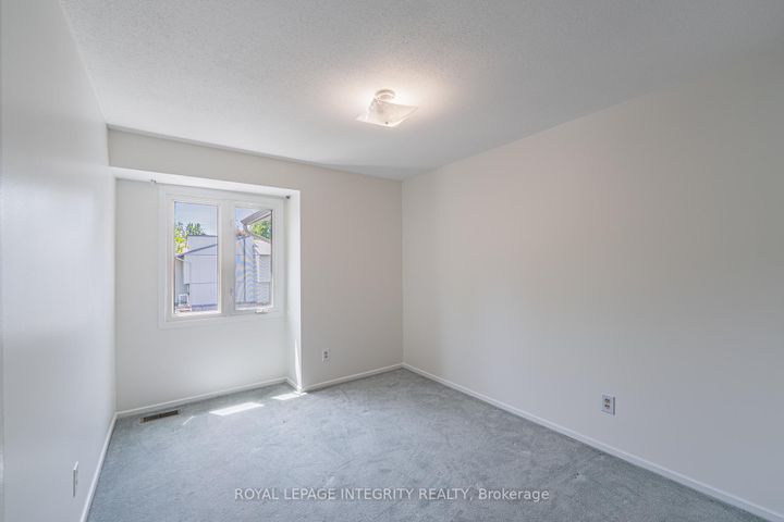 Photo 18 at 32C Benlea Drive, Nepean (Tanglewood), Ottawa