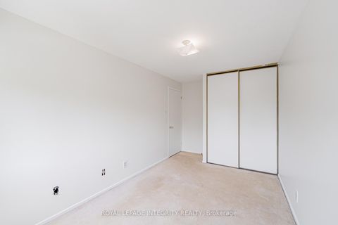 Photo 17 at 32C Benlea Drive, Nepean (Tanglewood), Ottawa