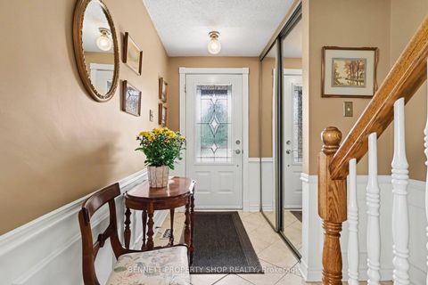 Photo 3 at 44 Farm Gate Crescent, Nepean (Borden Farm/Stewart Farm/Carleton Heights/Parkwood Hills), Ottawa
