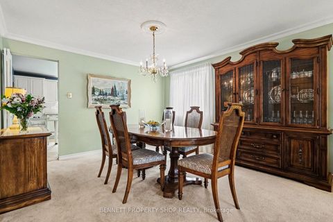 Photo 5 at 44 Farm Gate Crescent, Nepean (Borden Farm/Stewart Farm/Carleton Heights/Parkwood Hills), Ottawa