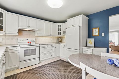 Photo 10 at 44 Farm Gate Crescent, Nepean (Borden Farm/Stewart Farm/Carleton Heights/Parkwood Hills), Ottawa