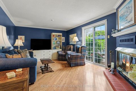 Photo 11 at 44 Farm Gate Crescent, Nepean (Borden Farm/Stewart Farm/Carleton Heights/Parkwood Hills), Ottawa