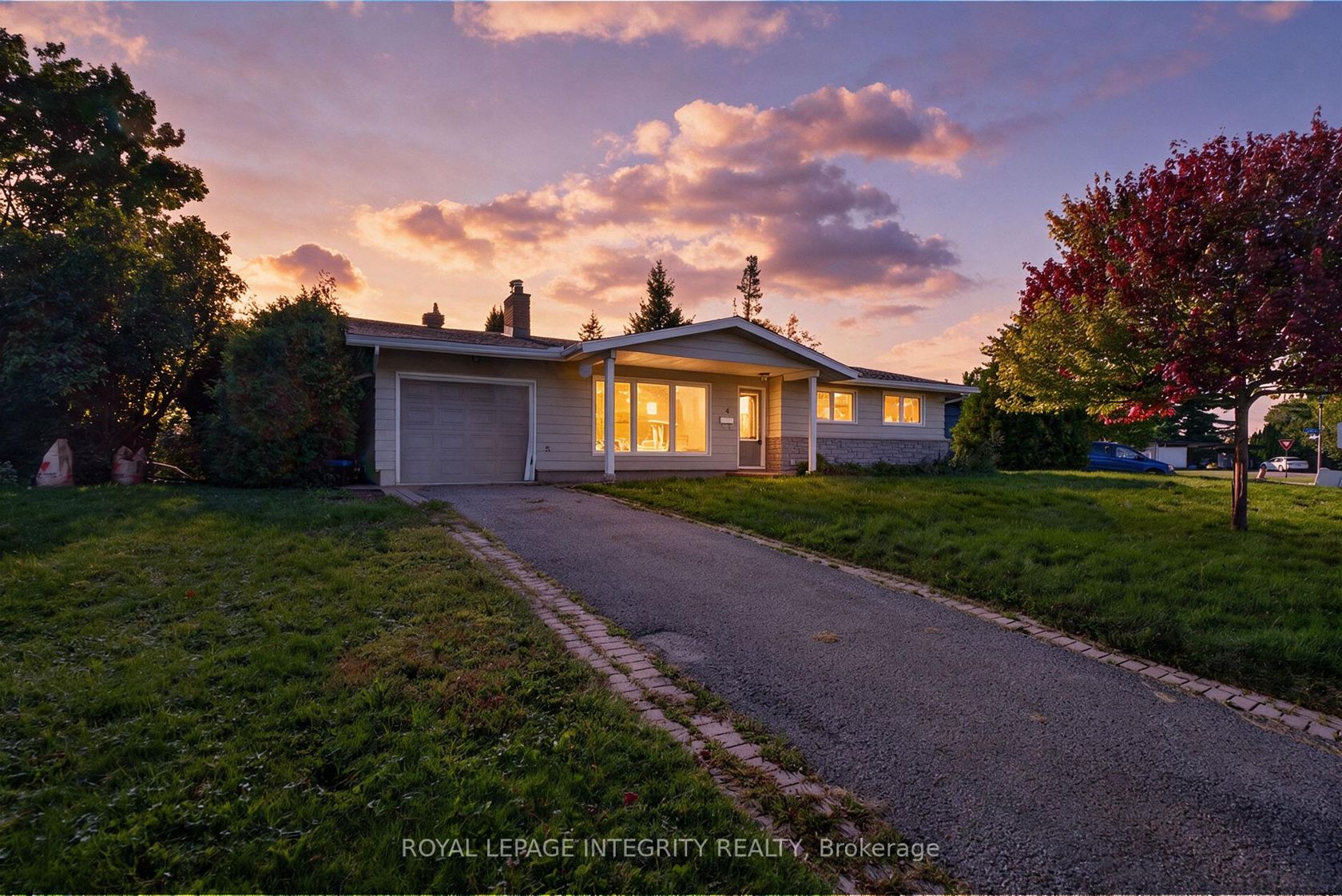 4 Marsden Place, Nepean (Crystal Beach), Ottawa 