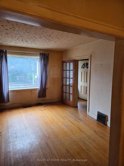 Photo 2 at 88 Lees Avenue, Ottawa East, Ottawa