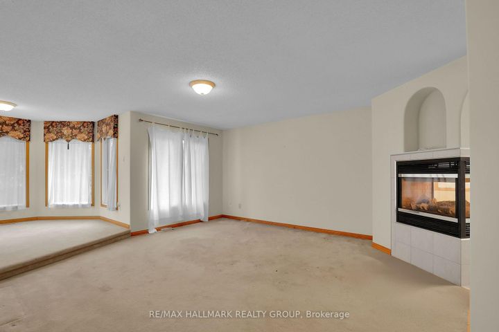 Photo 8 at 11 Riverstone Drive, Nepean (Stonebridge), Ottawa