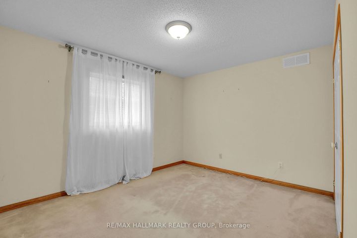 Photo 11 at 11 Riverstone Drive, Nepean (Stonebridge), Ottawa