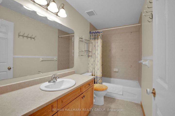 Photo 12 at 11 Riverstone Drive, Nepean (Stonebridge), Ottawa