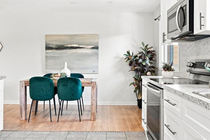 Photo 17 at 82 Meadowlands Drive W, Nepean (Meadowlands/Crestview), Ottawa