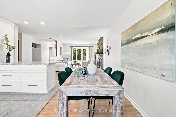 Photo 18 at 82 Meadowlands Drive W, Nepean (Meadowlands/Crestview), Ottawa