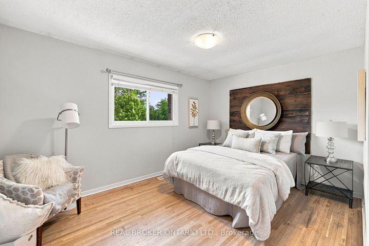 Photo 21 at 82 Meadowlands Drive W, Nepean (Meadowlands/Crestview), Ottawa