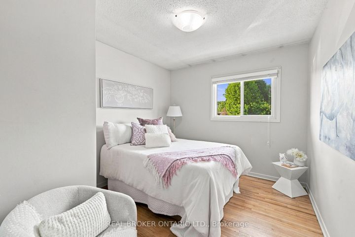 Photo 23 at 82 Meadowlands Drive W, Nepean (Meadowlands/Crestview), Ottawa