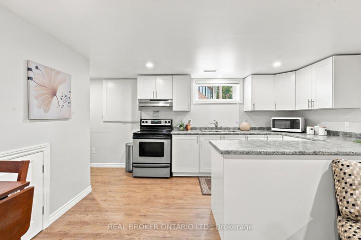 Photo 30 at 82 Meadowlands Drive W, Nepean (Meadowlands/Crestview), Ottawa