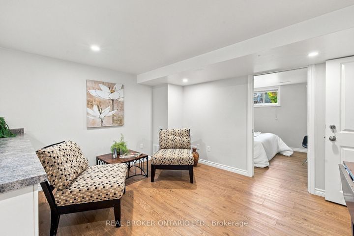 Photo 33 at 82 Meadowlands Drive W, Nepean (Meadowlands/Crestview), Ottawa