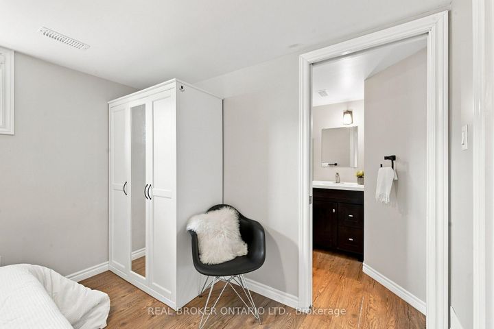 Photo 35 at 82 Meadowlands Drive W, Nepean (Meadowlands/Crestview), Ottawa