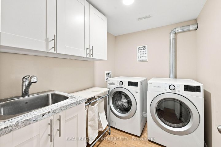 Photo 40 at 82 Meadowlands Drive W, Nepean (Meadowlands/Crestview), Ottawa