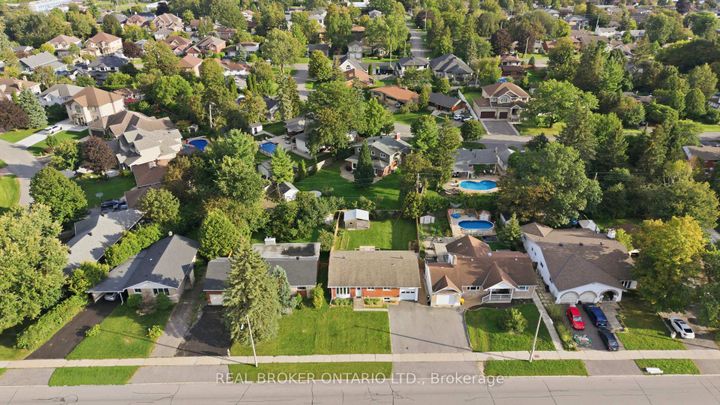 Photo 46 at 82 Meadowlands Drive W, Nepean (Meadowlands/Crestview), Ottawa