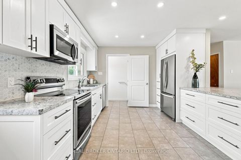 Photo 13 at 82 Meadowlands Drive W, Nepean (Meadowlands/Crestview), Ottawa