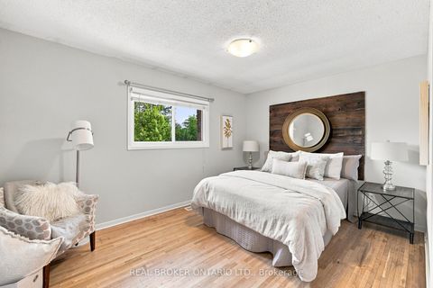Photo 21 at 82 Meadowlands Drive W, Nepean (Meadowlands/Crestview), Ottawa