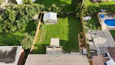 Photo 42 at 82 Meadowlands Drive W, Nepean (Meadowlands/Crestview), Ottawa