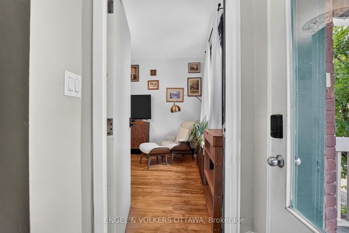 Photo 4 at 128 Second Avenue, Glebe, Ottawa