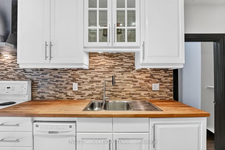 Photo 14 at 128 Second Avenue, Glebe, Ottawa
