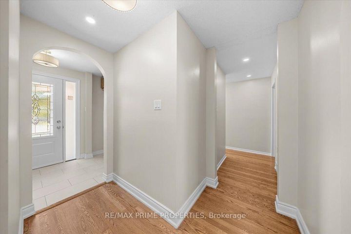 Photo 3 at 104 Queensline Drive, Nepean (Bruce Farm/Graham Park/Qualicum/Bellands), Ottawa