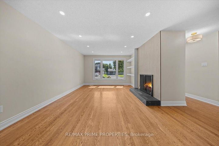 Photo 5 at 104 Queensline Drive, Nepean (Bruce Farm/Graham Park/Qualicum/Bellands), Ottawa