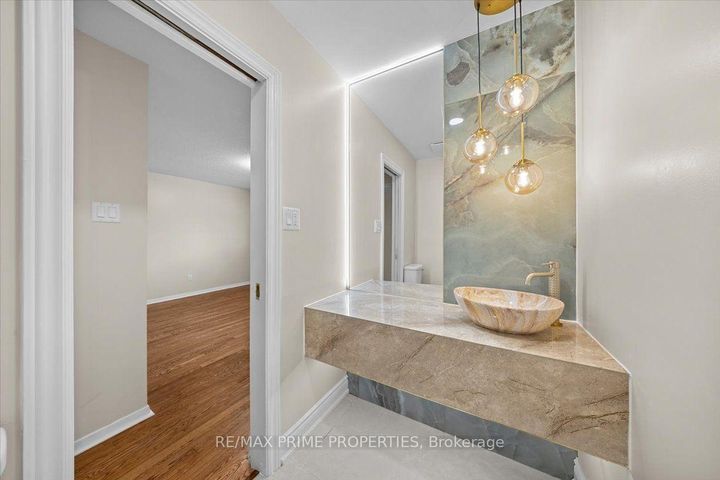 Photo 19 at 104 Queensline Drive, Nepean (Bruce Farm/Graham Park/Qualicum/Bellands), Ottawa