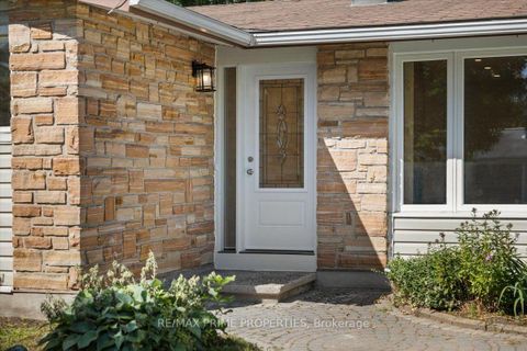 Photo 1 at 104 Queensline Drive, Nepean (Bruce Farm/Graham Park/Qualicum/Bellands), Ottawa