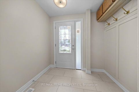 Photo 2 at 104 Queensline Drive, Nepean (Bruce Farm/Graham Park/Qualicum/Bellands), Ottawa