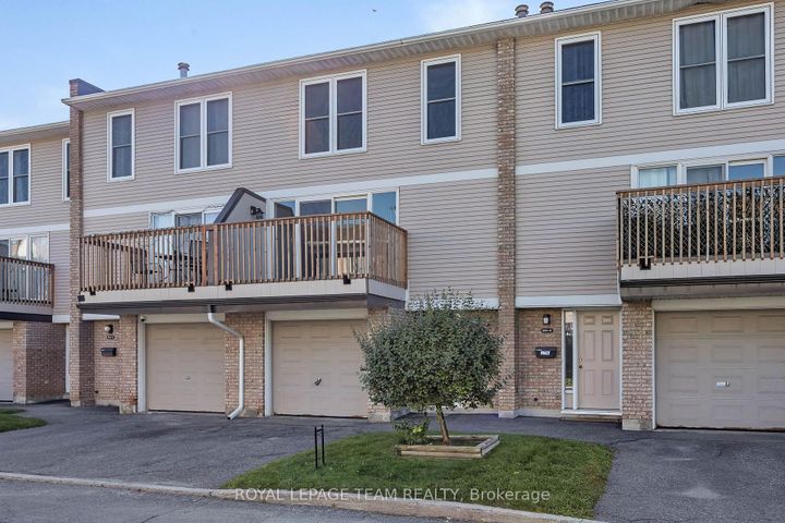 Photo 1 at D - 284 Dalehurst Drive, Nepean (Tanglewood), Ottawa