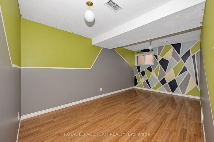 Photo 4 at D - 284 Dalehurst Drive, Nepean (Tanglewood), Ottawa