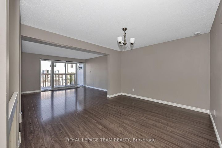 Photo 9 at D - 284 Dalehurst Drive, Nepean (Tanglewood), Ottawa