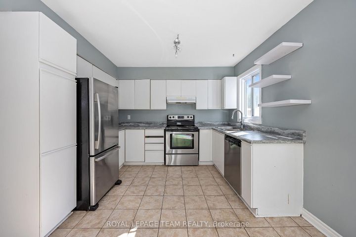 Photo 17 at D - 284 Dalehurst Drive, Nepean (Tanglewood), Ottawa
