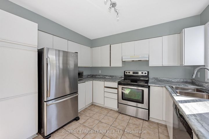 Photo 18 at D - 284 Dalehurst Drive, Nepean (Tanglewood), Ottawa